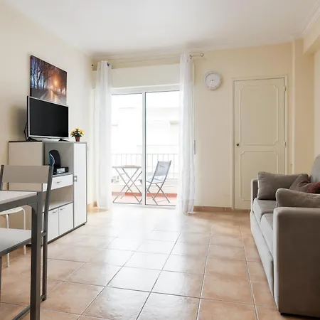 Jaune - 50 Meters To The - Apartamento Quarteira