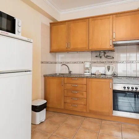 Jaune - 50 Meters To The - Apartamento *
